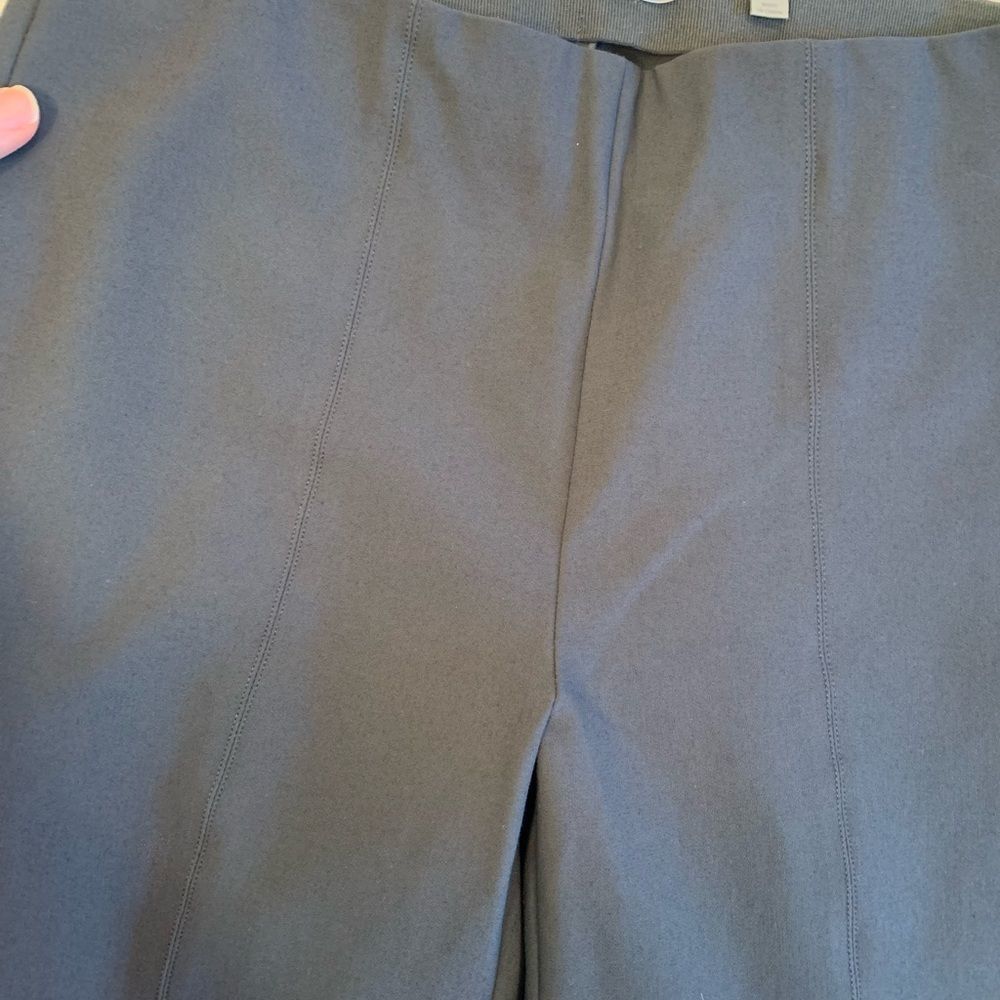 [Vince] Gray Front Stitch Cropped Pants - Size Medium - Picture 3 of 8